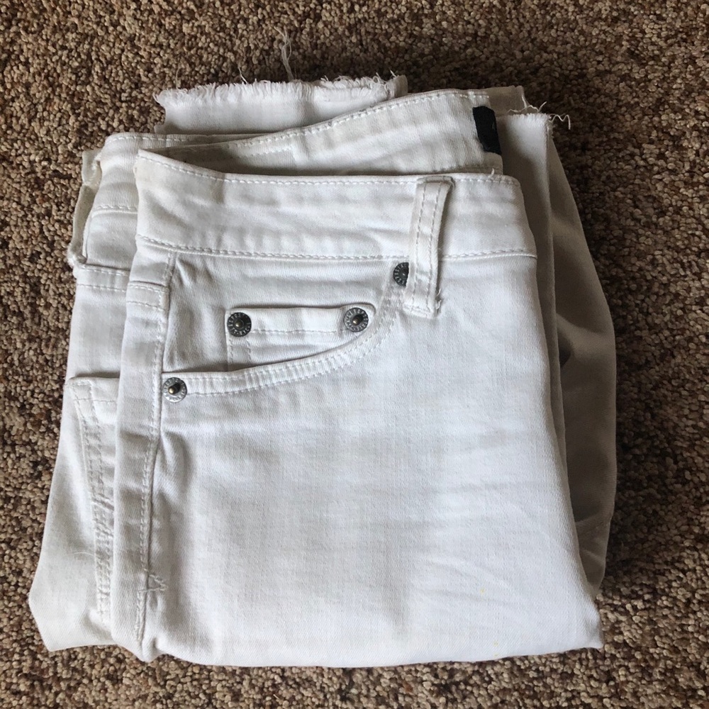 White Aeropostale Distressed Jeans